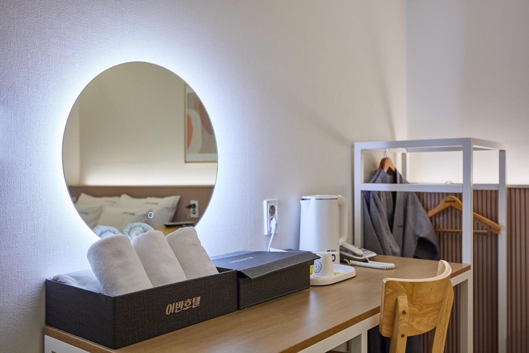 Urban Hotel Пхёнтхэк Экстерьер фото