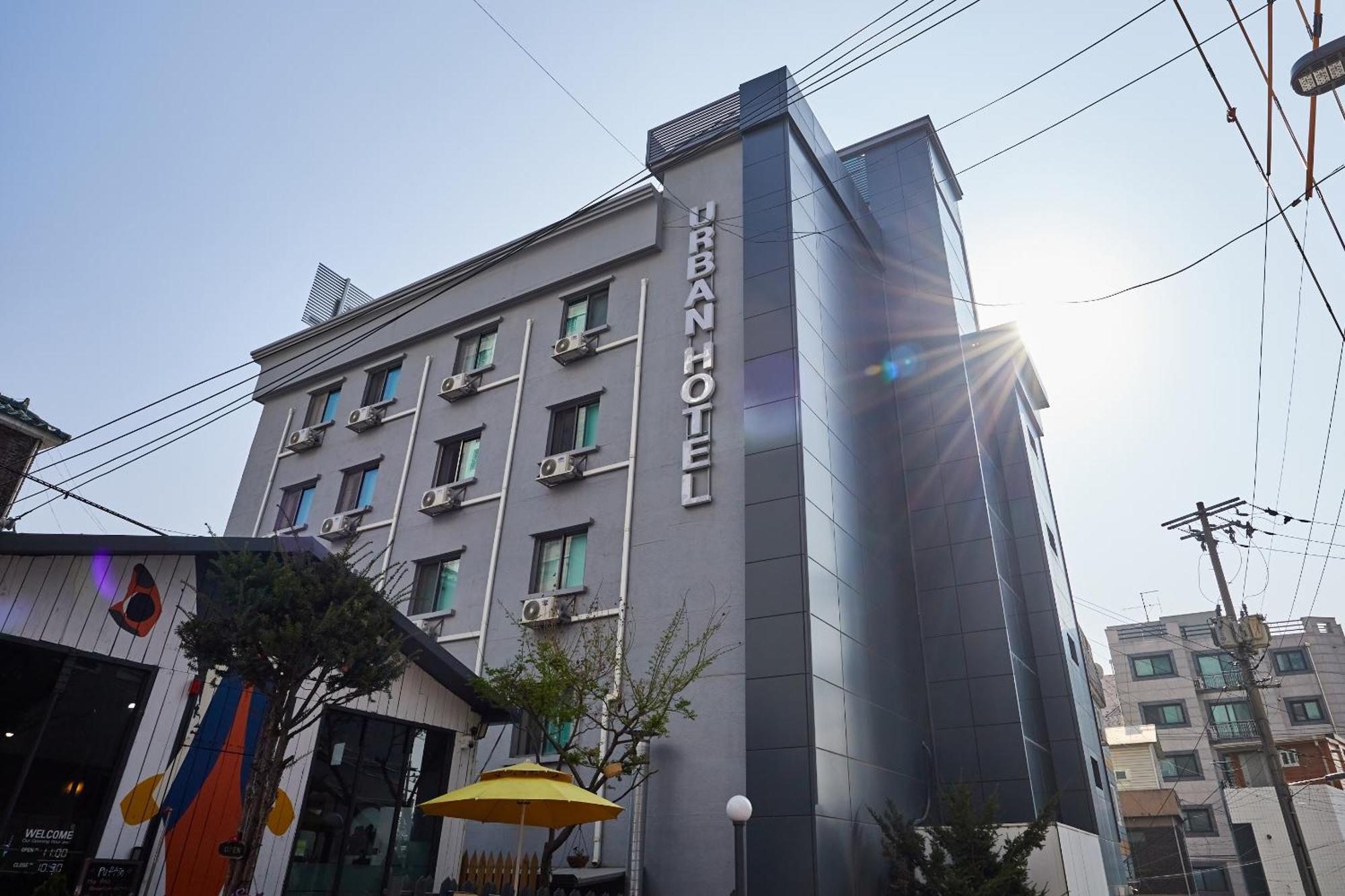 Urban Hotel Пхёнтхэк Экстерьер фото